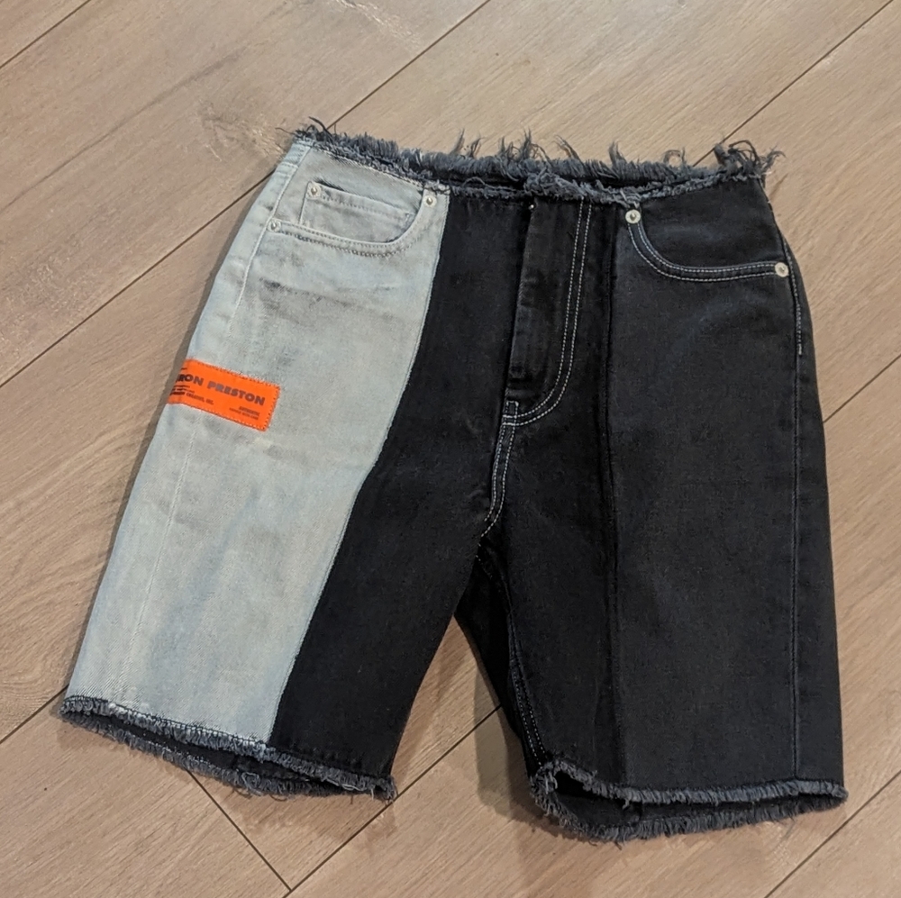 Heron Preston Contrast Panelled Denim Shorts In Grey